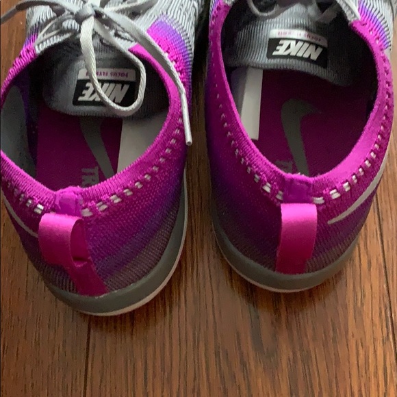 Nike Sneakers... Size 8 1/2 - Picture 10 of 15